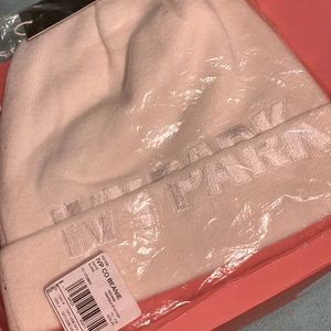 Ivy Park winter hat / brand new / white